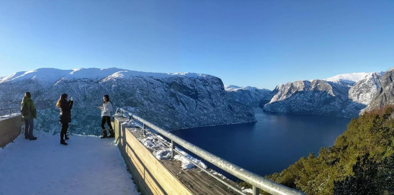Panoramic Terrace, Huge Rain Shower And Cosy Lofts Flåm Kültér fotó